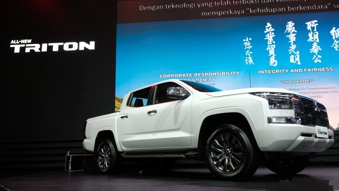 desain-mobil-terbaik-jepang-di-sandang-oleh-mitsubishi-triton