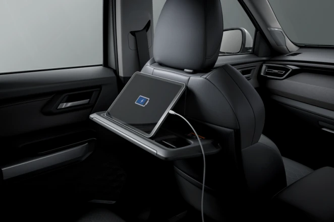mitsubishi destinator interior-seattray