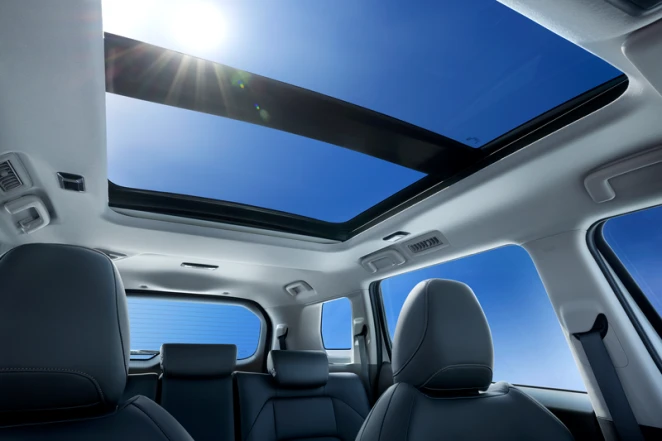 mitsubishi destinator interior-sunroof