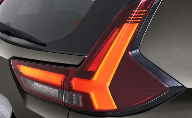 mitsubishi xpander cross--new-rear-stoplamp