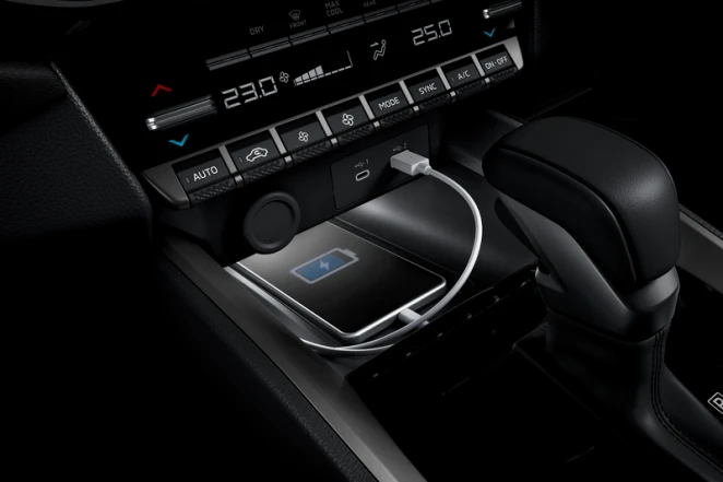 mitsubishi destinator interior-usb-outlet